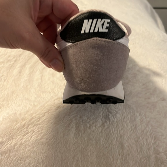 NIKE DAYBREAK Sneakers in Barely Rose US 9 WORN 1x - Picture 5 of 12